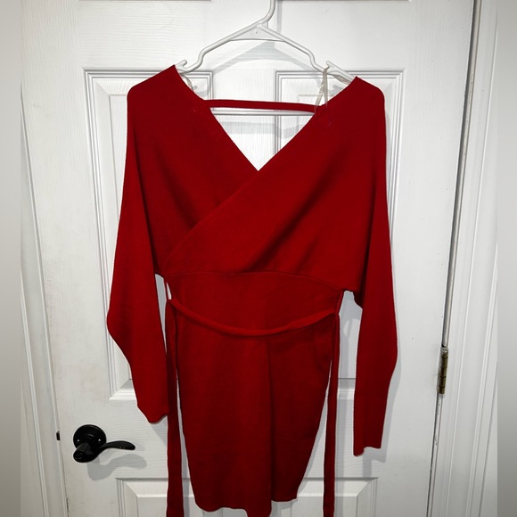 Long sleeve red dress - Picture 2 of 3